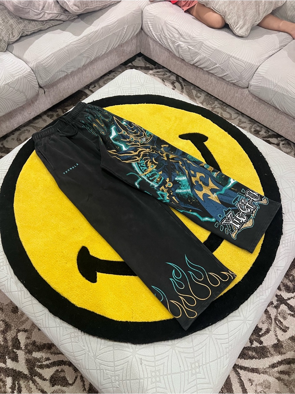 YoungLA 2004 Yu-Gi-Oh! Sweats
Flaming paladin
Medium